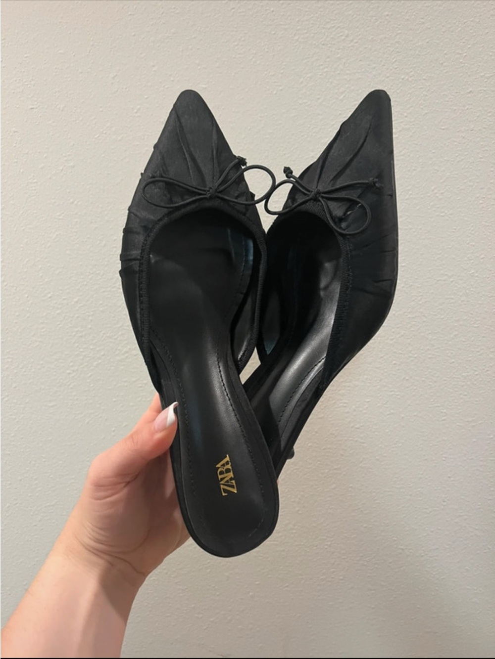 Zara Black Pointed Bow-Detail Slip-On Flats